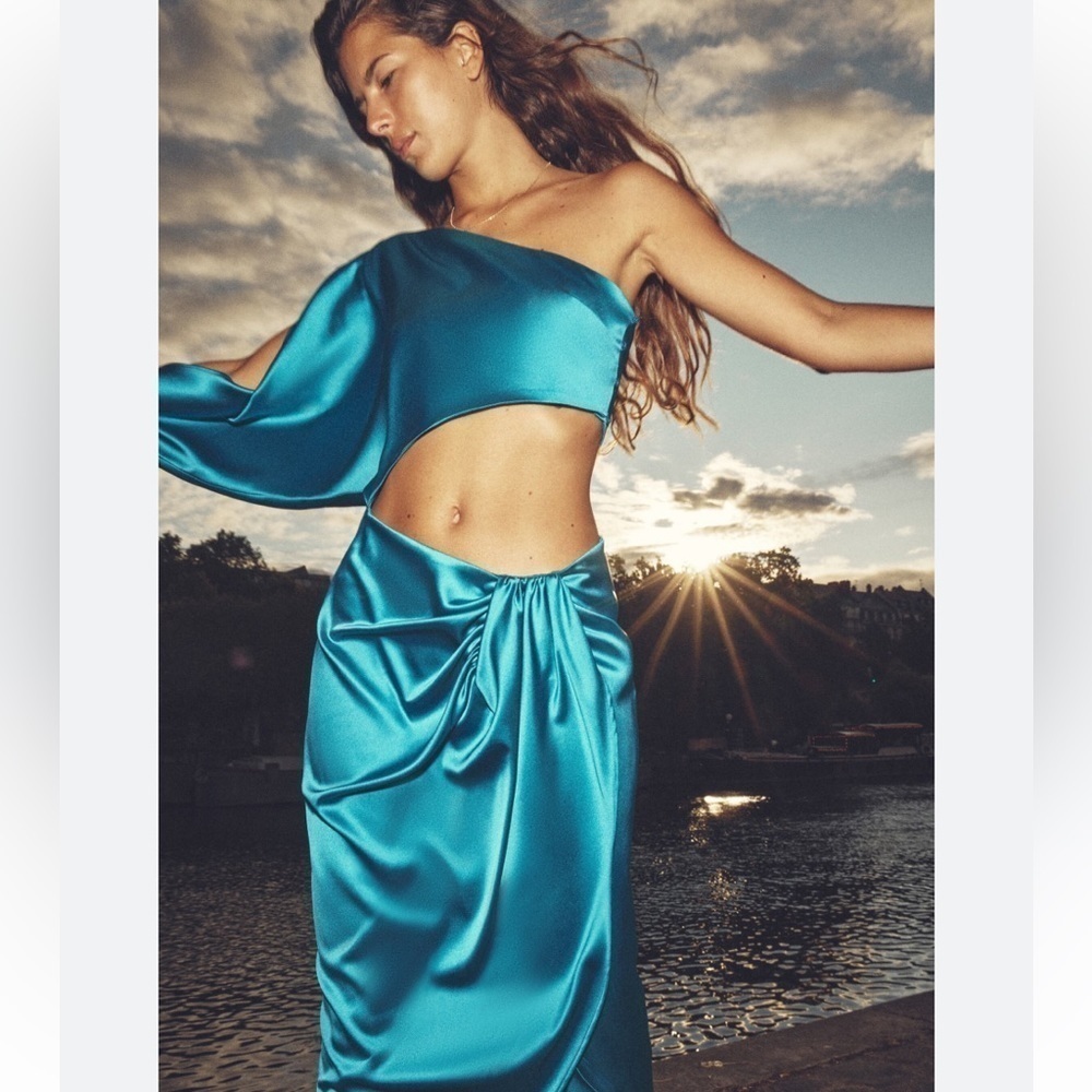Zara Asymmetrical Blue Dress - Picture 6 of 9